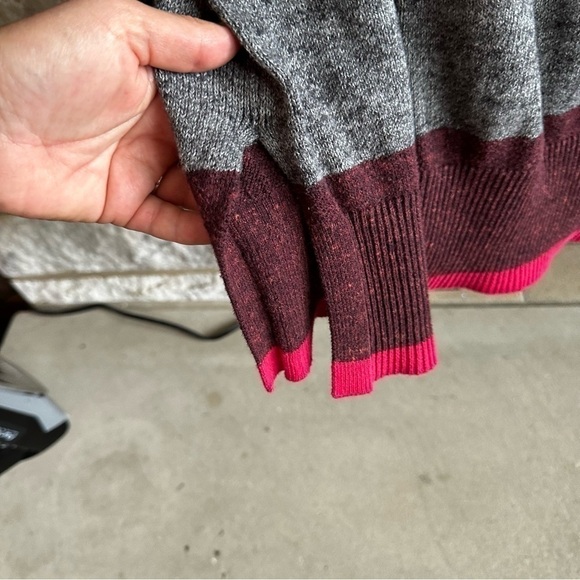 GAP turtleneck sweater gray pink snap neckline - Picture 5 of 10
